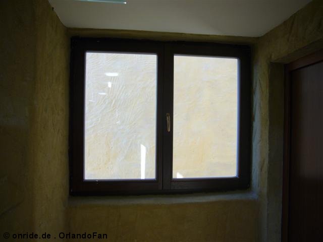 upic270303