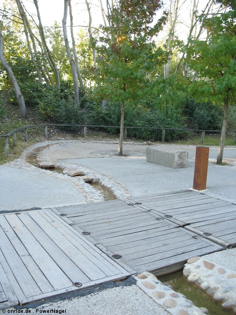 upic275482