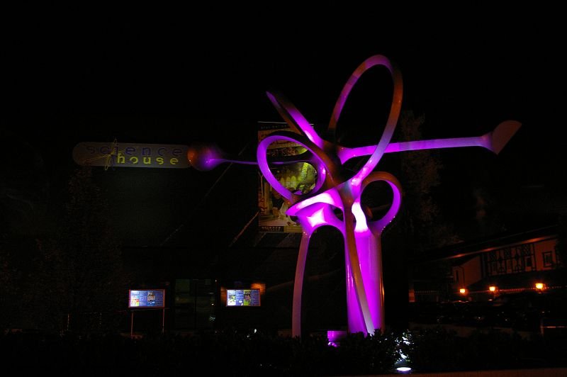 upic281669