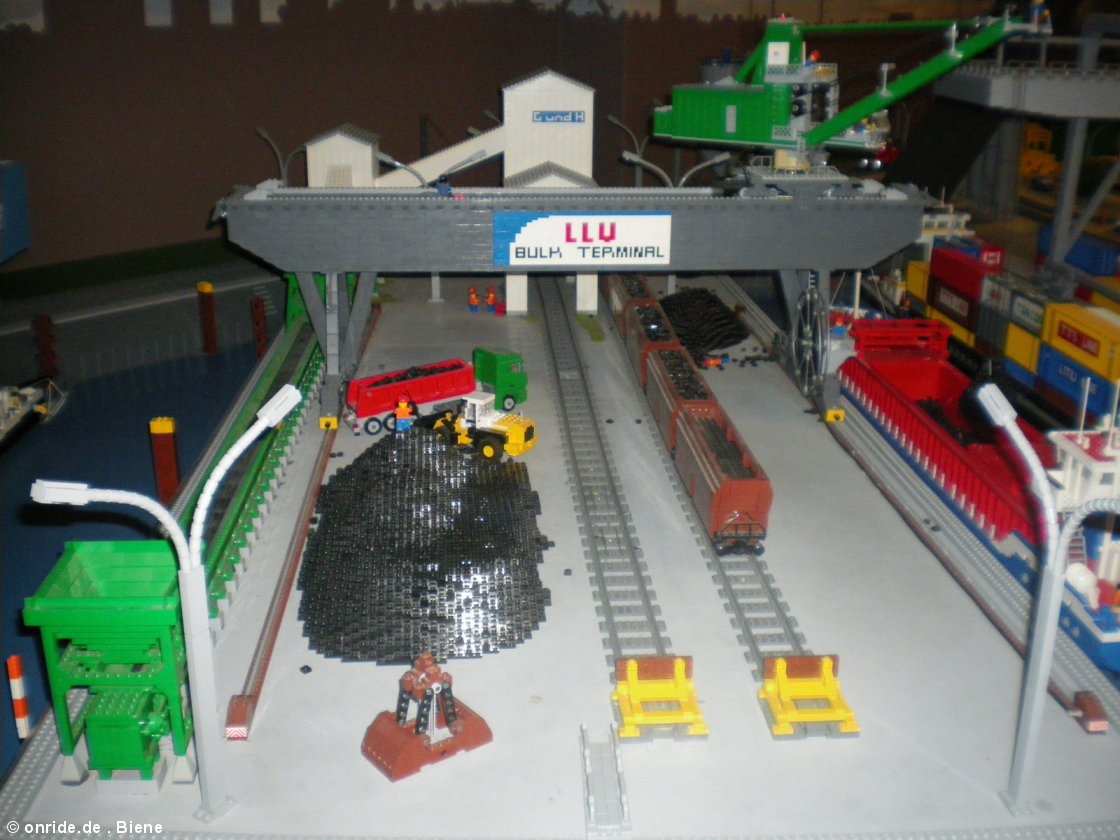 upic330205